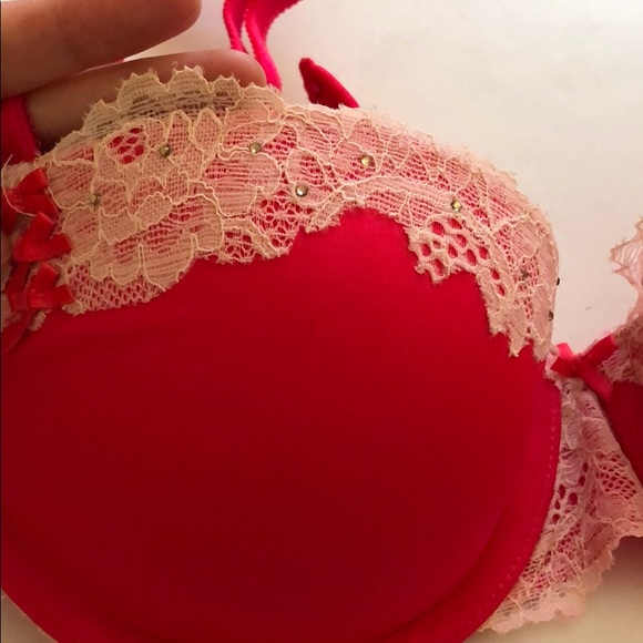Victoria’s Secret crystal lace bra 32C - Picture 2 of 7